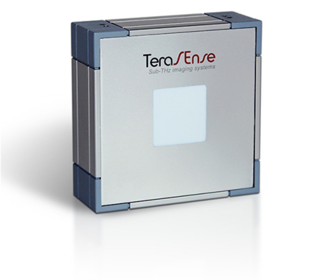 Terahertz Linear Imaging Cameras